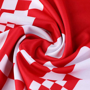 Conjunto de Uniforme de Fútbol Rojo y Blanco Personalizable, Equipación de Equipo con Impresión Personalizada, Uniforme de Fútbol con Diseño de Corte Diagonal - Product Image 4