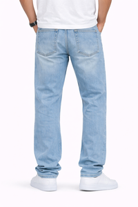Jean déchiré bleu clair pour homme, coupe droite, en denim de coton premium avec déchirures profondes aux genoux, finition délavée vintage - Product Image 3