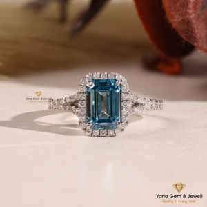 Anillo de Boda de Oro Blanco de 14K con Diamante CVD Cultivado en Laboratorio, Corte Radiante, Color Azul Intenso, Claridad VS1, 1.00 Quilates, Certificado IGI - Product Image 1