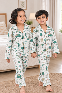 Passendes bedrucktes Pyjama-Set für Kinder, Jungen und Mädchen, langärmliges Schlafanzug-Set mit Knopfleiste, süßes Cartoon-Auto-Print-Nachtwäsche-Set - Product Image 3