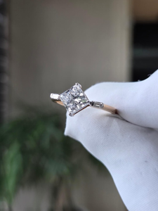 Anillo de Compromiso Clásico de Diamante de Laboratorio con Corte Princesa de 1.00 Quilates, Claridad VS1, Color F, Oro Sólido de 18K, Certificado GIA, Joyería para Mujer - Product Image 2