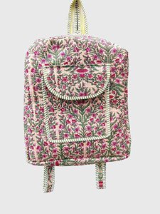 Sac à dos en coton matelassé à fleurs roses bohèmes pour femmes avec poche avant - Product Image 1
