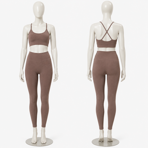 Conjunto de yoga acanalado sin costuras para mujer: leggings de cintura alta y sujetador deportivo con espalda cruzada para fitness y gimnasio - Product Image 2