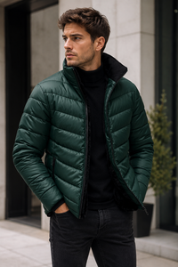 Chaqueta Acolchada Verde Oscuro para Hombre con Forro de Piel Sintética, Cierre de Cremallera Resistente al Viento, Abrigo Casual de Invierno, Corte Regular, Cuello Alto - Product Image 4