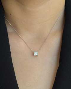 Collier Pendentif Solitaire 1 Carat Diamant de Laboratoire Taille Princesse Or Massif 14k 18k Sertissage 4 Griffes Chaîne Minimaliste pour Usage Quotidien et Superposition - Product Image 1