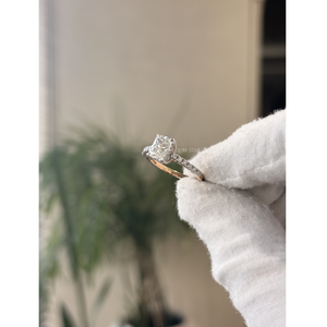 Anillo de compromiso premium con diamante radiante cultivado en laboratorio, halo oculto y pavé, 1.5CT VVS VS EF, oro macizo, regalo de aniversario de bodas para ella - Product Image 2