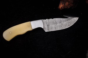 Couteau de chasse et de camping avec lame en acier Damas pour la préparation de la viande en milieu sauvage et les besoins de coupe en forêt – Couteau à lame fixe OEM - Product Image 5