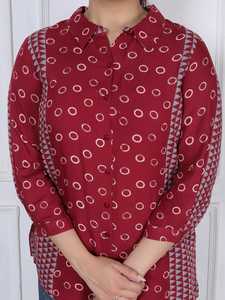 Elegante Blusa Casual para Mujer, Color Granate, Estampada, con Cuello y Botones en la Parte Delantera, Diseño Geométrico en el Panel Lateral, 100% Algodón, Corte Holgado - Product Image 6