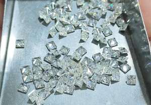 Piedra Suelta de Laboratorio con Corte Princesa de 4.25 x 4.25 mm, Color DF, Claridad VVS2/VS1, Alto Brillo, Corte de Precisión Refinado - Product Image 6