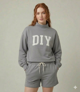 Conjunto de Top de Cuello Alto y Pantalones Cortos para Mujer, Diseño Sólido, Ropa Urbana de Dos Piezas - Product Image 1