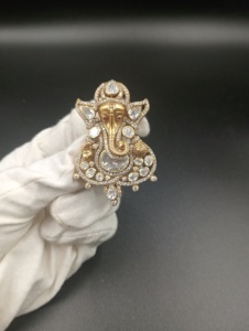 Bijoux Amaira : Pendentif Paon Doré de Luxe avec Cristaux et Strass, Coupe Poire, Motif Religieux, Unisexe, en Argent 925 et Monture Sertie Or 24K - Product Image 2
