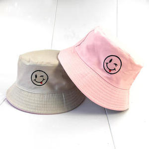 Chapeau Bob Brodé Rose et Blanc Unisexe en Toile de Coton Décontracté Printemps-Été pour Adulte avec Logo Smiley sur le Panneau Avant - Product Image 4