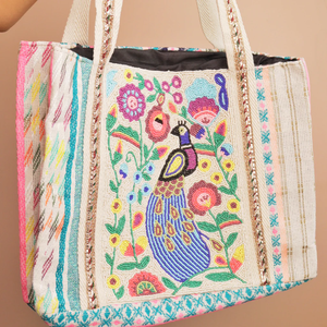 Bolsos Tote de Alta Calidad con Cuentas de Arcoíris, Personalizables, Tamaño Mediano, para Fiestas Nupciales, Bodas y Ocasiones Especiales - Product Image 3