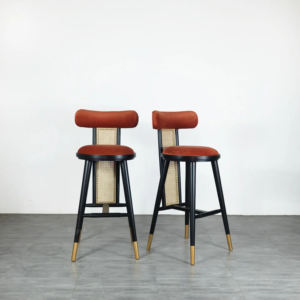 Taburete de Bar Moderno Minimalista de Madera de Teca para Exteriores, Sala de Estar, Comedor, Altura de Barra, Giratorio, Hecho en Indonesia - Product Image 1