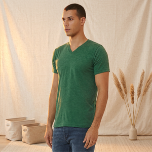 เสื้อยืดคอกลมแขนสั้นสีเขียวสำหรับผู้ชาย ทรงปกติ สีพื้น ผ้าฝ้ายเจอร์ซีย์ถัก สวมใส่สบาย - Product Image 5