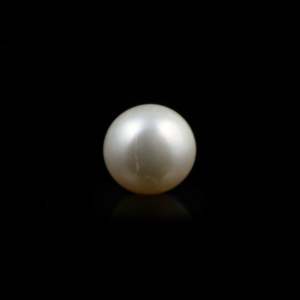 Certified Natural Pearl 5.2 Carat Loose Gemstone for Fine Jewelry - Product Image 1