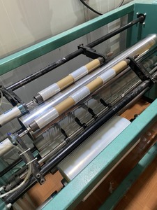Film Estirable Transparente Autoadhesivo de LLDPE Suave de 20 micras, 500 mm x 300 m, Hecho en Vietnam, para Embalaje y Protección de Pintura - Product Image 5