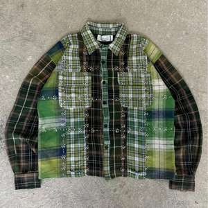 เสื้อยืดแฟชั่นผู้ชายทรงยาว ดีไซน์ประดับคริสตัลรูปทรงสี่เหลี่ยมแบบ Hot-fix สไตล์สตรีทแขนวินเทจ - Product Image 3