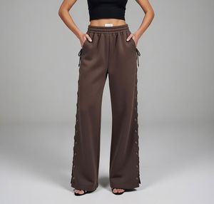 Pantalon de jogging ample et oversize en molleton marron à taille haute avec lacets latéraux et motif à pois pour femme - Product Image 1