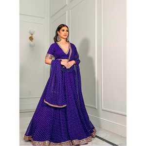 Vestidos elegantes de diseñador Party Wear Lehenga Choli con Zari Thread Border Work - Product Image 4