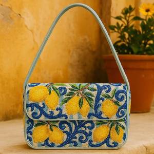 Sac à bandoulière élégant fait main avec broderie et perles pour femmes, parfait pour les mariages, les fêtes et les événements festifs - Product Image 1
