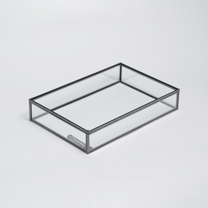 ด้วยโครงสร้างที่ประณีตและแผงใส กล่องใส่เครื่องประดับชิ้นนี้เปลี่ยนการจัดเก็บในชีวิตประจำวันให้กลายเป็นของตกแต่งที่โดดเด่น - Product Image 6