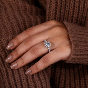 Bague de fiançailles et d'anniversaire en or massif 14K au design antique Diamant halo unique cultivé en laboratoire pour femme - Product Image 5