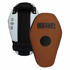 Almohadillas de Enfoque Curvas Profesionales Hechas a Medida, Almohadillas de Cuero Duraderas con Diseño OEM, Almohadillas de Gancho y Golpe para Entrenamiento de Boxeo y Muay Thai - Product Image 1