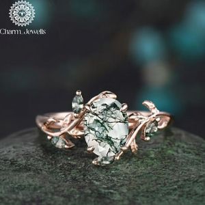 Bague de fiançailles pour femme Charm Jewells en argent plaqué or multi-couches avec moissanite taille coussin, certifiée IGI, sertissage classique à griffes, 3g - Product Image 6