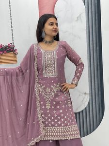 ชุดกุรตีผ้าจอร์เจตต์ปักลายสีม่วงอ่อนพร้อมกางเกงและผ้าคลุมไหล่สำหรับผู้หญิง |   ชุดสูทลายชนเผ่าแบบดีไซเนอร์ - Product Image 6
