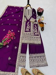 Salwar Kameez violet brodé avec des détails en fil doré, tenue traditionnelle pour femmes, Inde, Pakistan, mariage, longueur cheville, coupe classique - Product Image 3