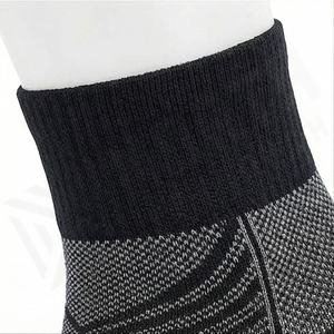 Calcetines Deportivos Personalizados con Base Acolchada Tipo Toalla, Calcetines Deportivos Transpirables de Alto Rendimiento para Entrenamiento y Gimnasio, Color Personalizado - Product Image 4