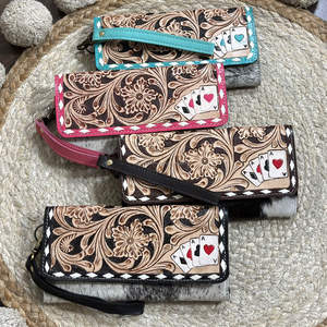 Nouvelles pochettes pour femmes en cuir de vache véritable, faites à la main, style western, avec motifs floraux et de cartes à jouer en relief, ODM OEM - Product Image 4