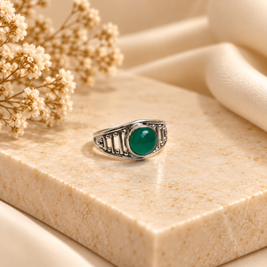 Bague classique pour femme en argent sterling 925 massif, faite à la main, avec cabochon en onyx vert naturel serti clos, estampillée, pour mariage et soirée - Product Image 4