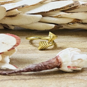 Anillos de Latón Boho con Diseño Único de Flecha, Estilo Moderno, para Mujer, Chapados en Oro de 18k, Banda Geométrica Minimalista, Venta al por Mayor/OEM - Product Image 6