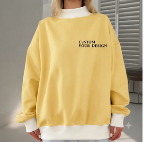 Sudadera Oversize Amarilla Estampada de Cuello Alto para Mujer, Estilo Urbano, 100% Algodón Tejido, Diseño Sólido en la Parte Delantera, Diseño Personalizado, Invierno - Product Image 1
