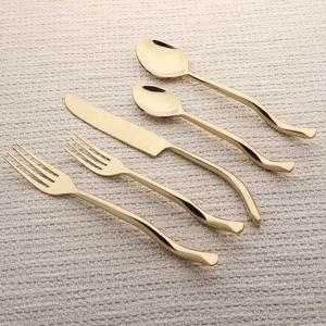 Juego de Cubiertos de Metal con Acabado Dorado, 5 Piezas, Estilo Clásico, Fácil Agarre, Juego de Cubiertos de Lujo, Suministros para Restaurantes y Hoteles, Diseños Personalizables - Product Image 3