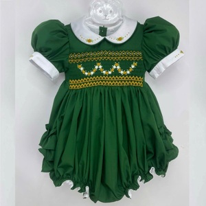 Combinaisons pour enfants avec col blanc et motif brodé à la main du Vietnam - Product Image 2