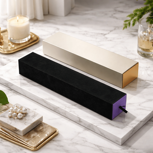 Caja de Regalo Rígida para Joyería de Aspecto Profesional | Cartón de Papel Kraft con Recubrimiento UV, Laminación Mate y Acabado en Relieve - Product Image 1