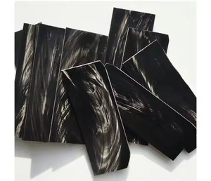 Plaques en corne de buffle naturelle indienne, fabriquées à la main, pour lunettes personnalisées, noires avec des rayures blanches, matériau artisanal en agate. - Product Image 1