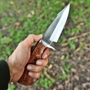 Couteau de camping Skinner à pointe droite en acier inoxydable fait main sur mesure, manche en bois, étui en cuir, OEM/ODM/OBM disponible, DIY - Product Image 3