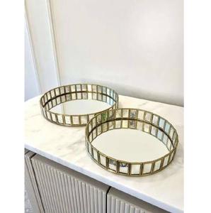 ถาดตกแต่งกระจกทรงกลมสีทองหรูหรา |   กล่องเก็บเครื่องสำอางแก้วลายลูกฟูก |   ถาดโชว์เครื่องประดับน้ำหอมสุดหรู - Product Image 4