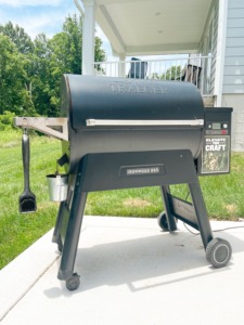 Parrilla y ahumador de pellets de madera, parrilla ahumadora de pellets con WiFi y modo Super Smoke, controlador D2, área grande de 885 pulgadas cuadradas - Product Image 5