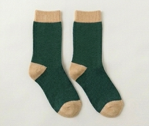 Chaussettes ras du cou pour femme, vert foncé et beige, tricotées, respirantes, pour usage quotidien, longueur standard, couleur unie, automne - Product Image 1