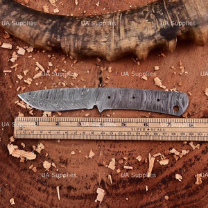 Cuchillo Táctico de Camping con Hoja de Acero de Damasco Personalizada, Tipo Drop Point, 0.5mm de Grosor, 8 Pulgadas de Longitud Total, OEM Disponible, MOQ Bajo - Product Image 4