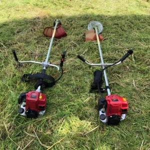 Lames arrière en acier robuste, accessoire professionnel pour tracteur, conçu pour un lissage efficace des surfaces et la préparation du terrain - Product Image 5
