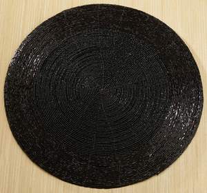 Set de table perlé noir en forme de fleur, avec perles de verre, bord festonné, dessous de plat, protection de surface artisanale, résistant à la chaleur - Product Image 3