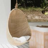 Beau rotin suspendu oeuf chaise mobilier d'extérieur pour la maison hôtel station décoration vente en gros pour l'exportation