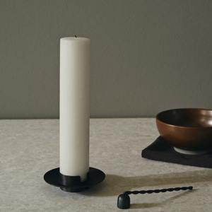 เชิงเทียนทรงเสาทองเหลืองขัดเงาสไตล์ร่วมสมัย ถาดโลหะทรงกลมเรียบหรู ที่วางเทียนสีทองหรูหรา ของตกแต่งโต๊ะบ้าน โรงแรม งานศิลปะ - Product Image 5