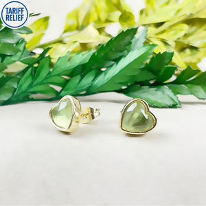 Pendientes de tuerca de fluorita verde en forma de corazón de 9 mm con bisel chapado en oro y plata de ley 925, joyería al por mayor - Product Image 3